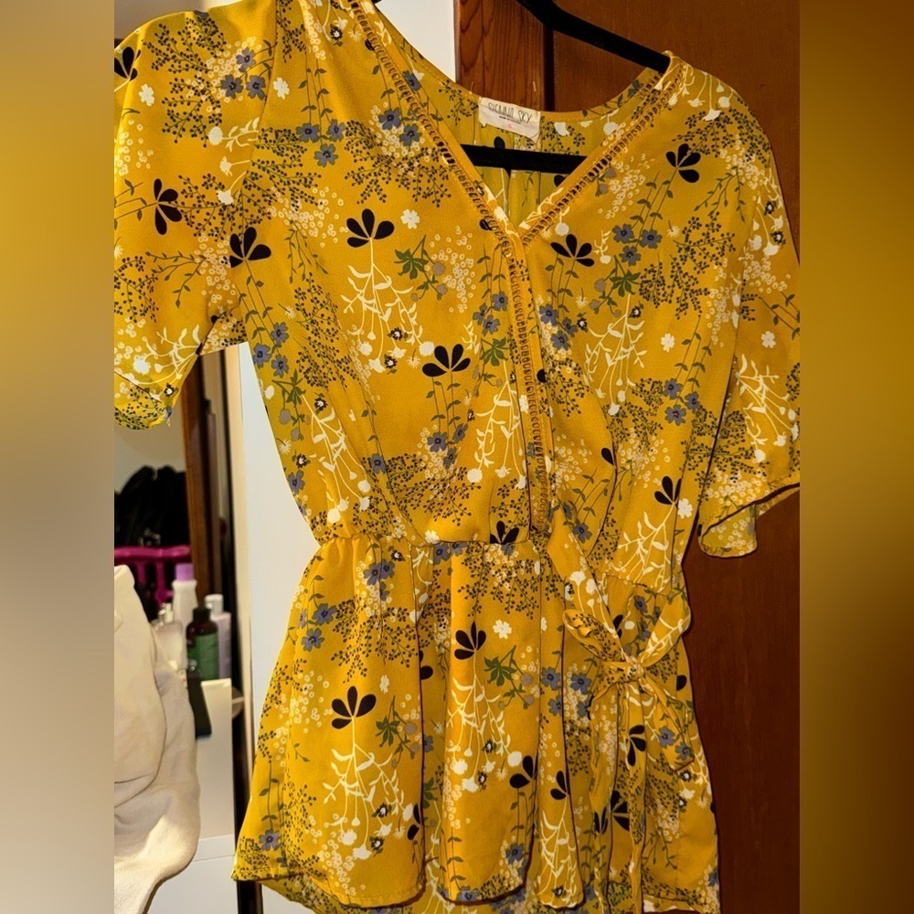 Sienna sky short sleeve shirt size small